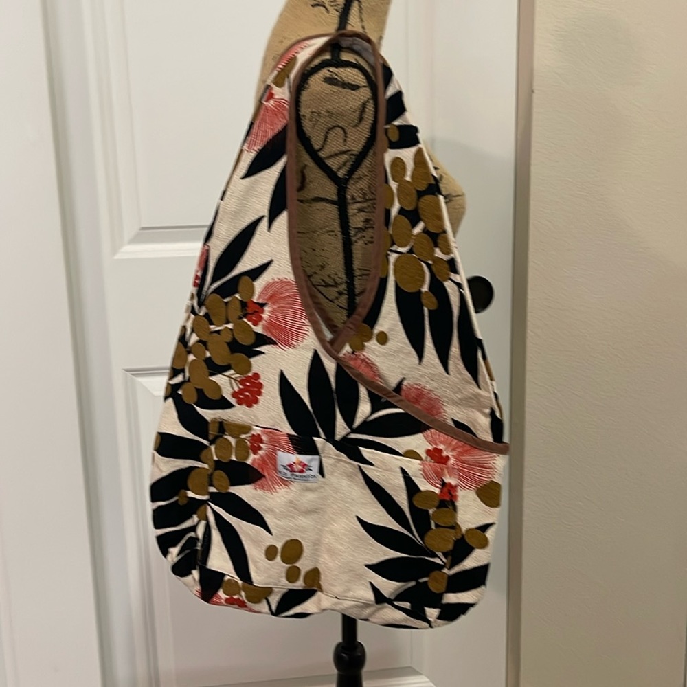 NWOT Hawaiian designed Shoulder Bag